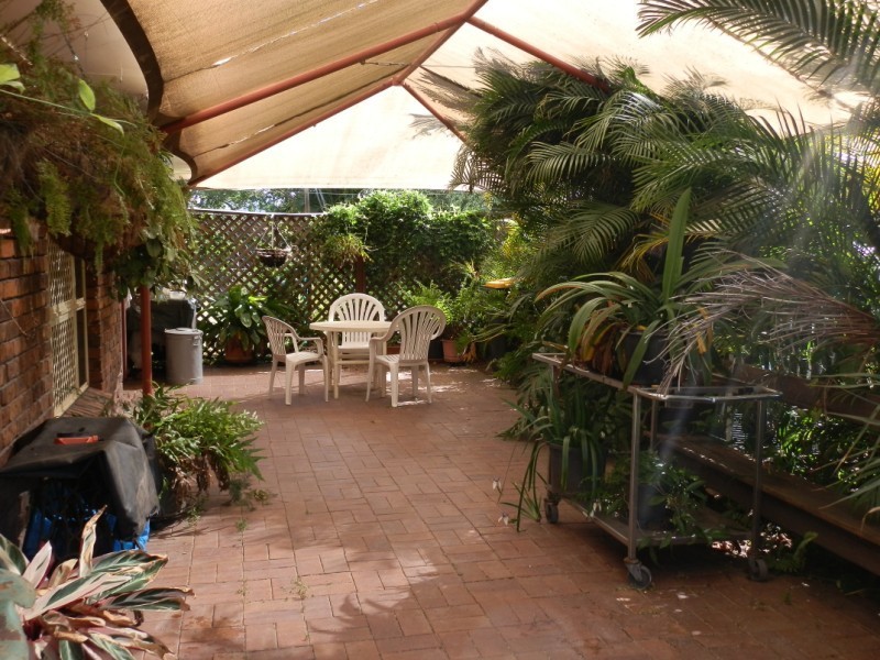 11 Cowan Crescent, Emerald QLD 4720