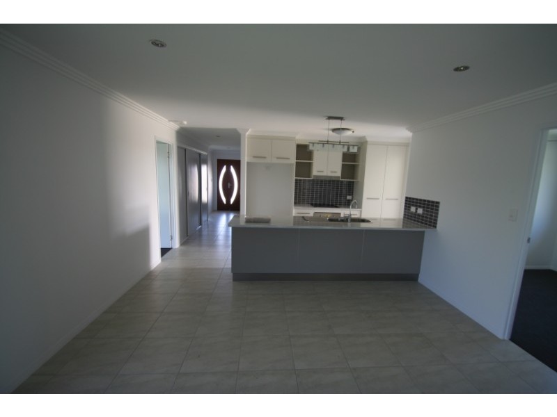 63 Lakeside Drive, Emerald QLD 4720