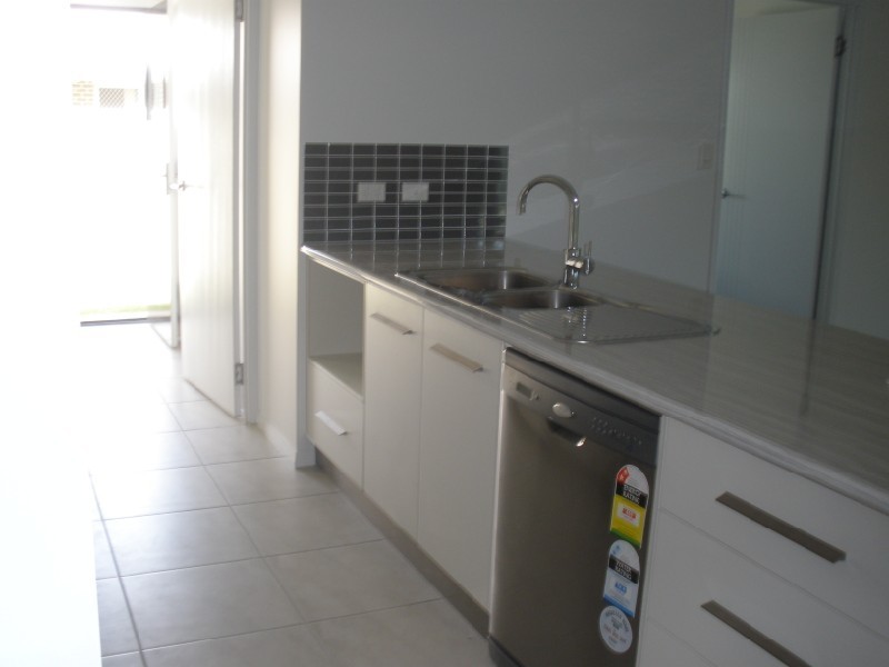 63 Lakeside Drive, Emerald QLD 4720