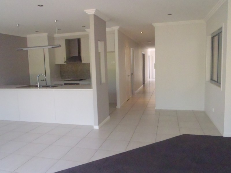 Villa 12/18-24 Mooney Crescent, Emerald QLD 4720