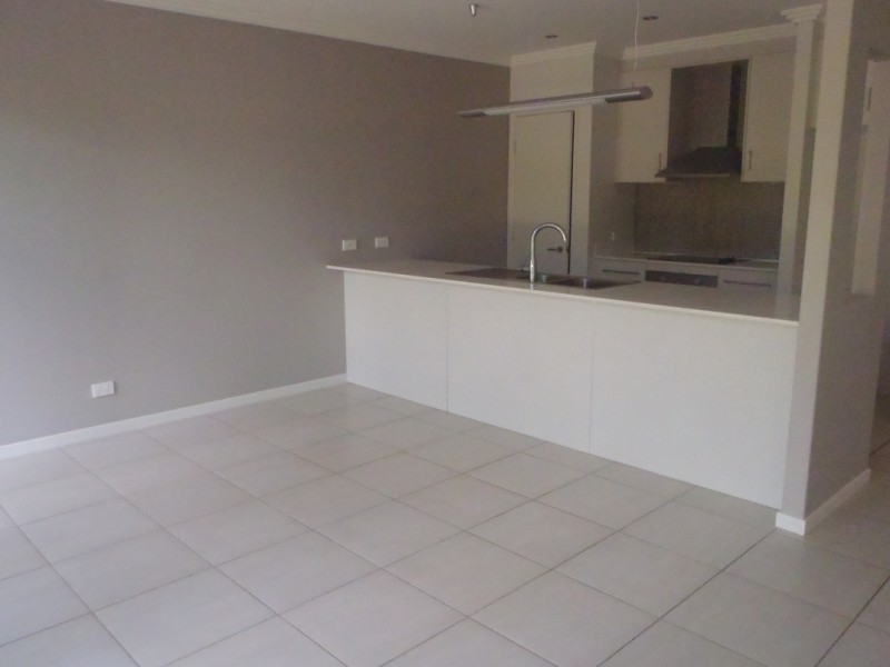 Villa 12/18-24 Mooney Crescent, Emerald QLD 4720