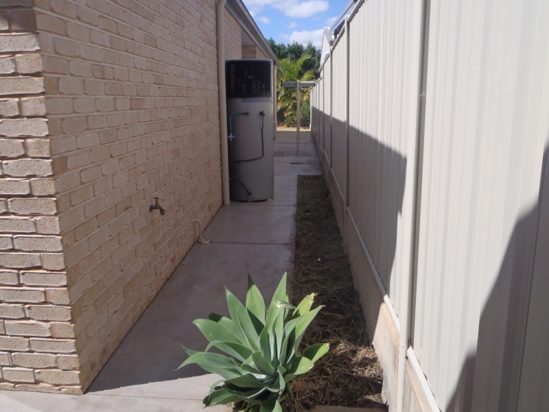 Villa 12/18-24 Mooney Crescent, Emerald QLD 4720