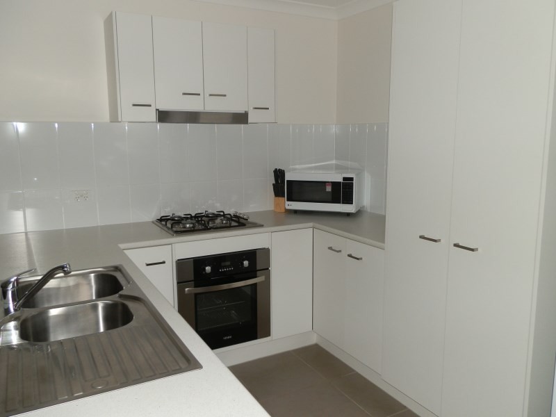 2/4 Eagle Street, Emerald QLD 4720