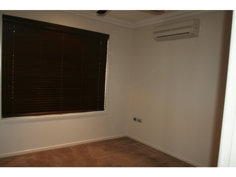 7B Desgrand Street, Emerald QLD 4720