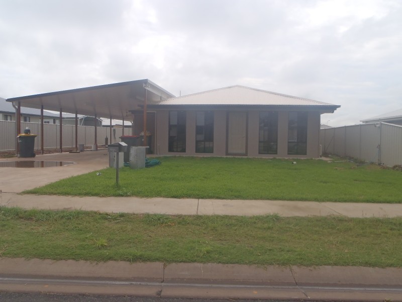 50 Mayfair, Emerald QLD 4720