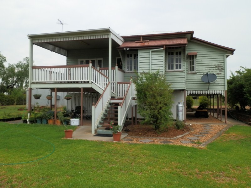 24 Andrews Road, Emerald QLD 4720