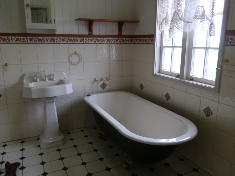 24 Andrews Road, Emerald QLD 4720