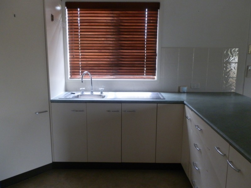 14 Cowan Crescent, Emerald QLD 4720