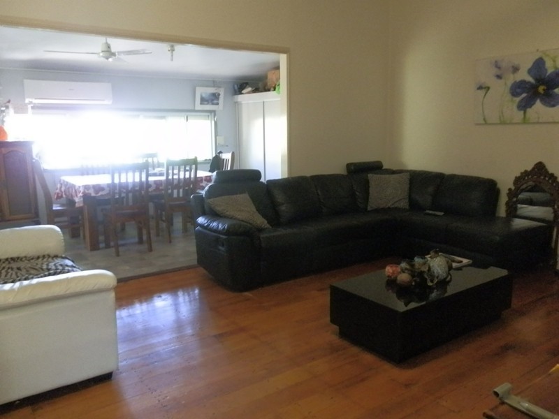 51 Roberts Street, Emerald QLD 4720