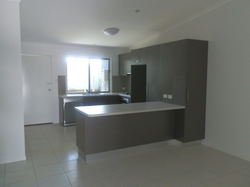 Unit 4/8 Hillcrest Street, Emerald QLD 4720