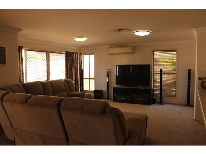 4 Callaghan Street, Emerald QLD 4720