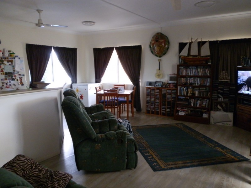 11 Burn Street, Capella QLD 4723