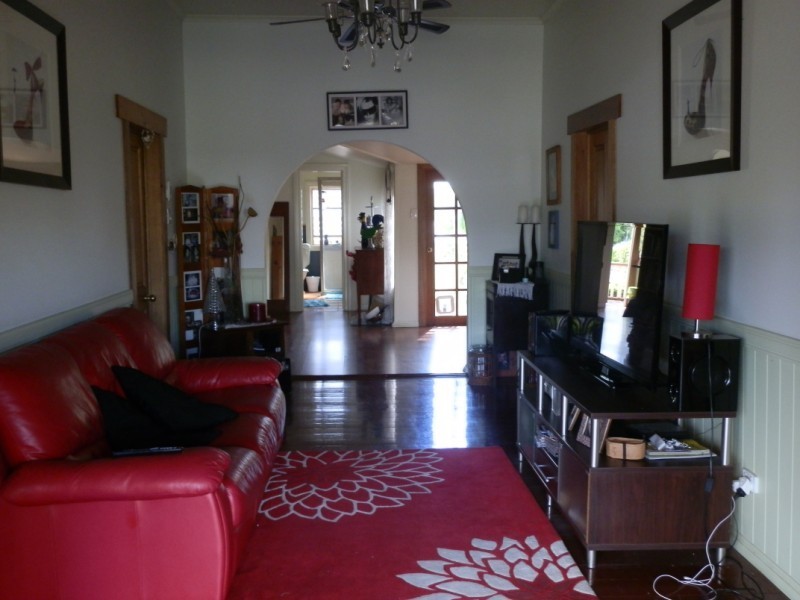 37 Theresa Street, Emerald QLD 4720