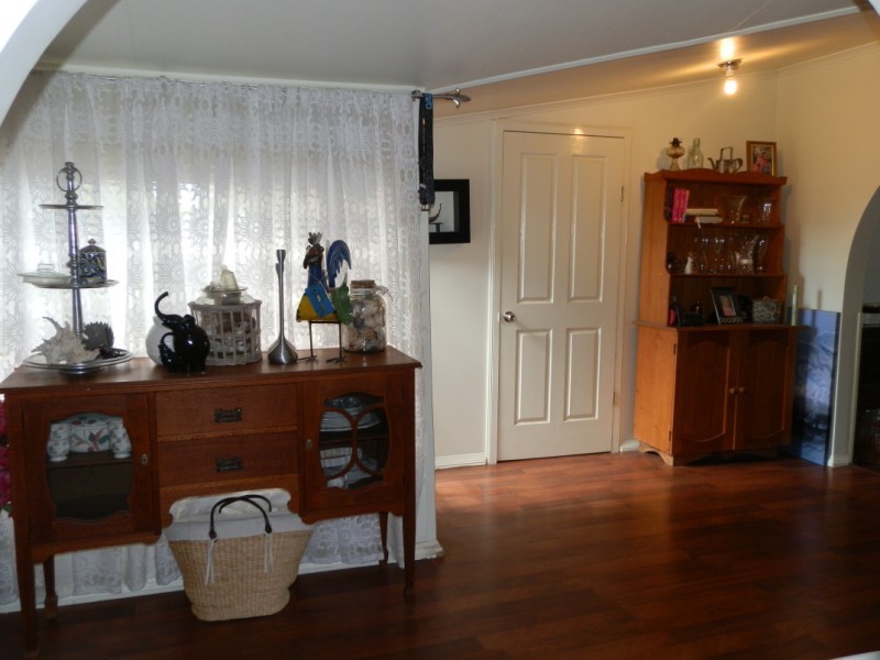 37 Theresa Street, Emerald QLD 4720