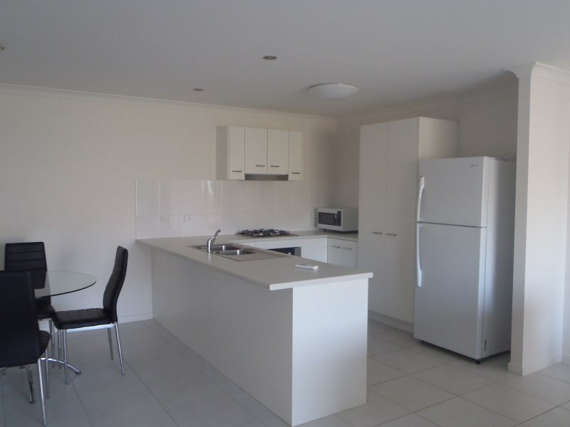 Unit 1/32 Lakeside Drive, Emerald QLD 4720