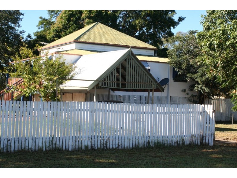 73 Gray Street, Emerald QLD 4720