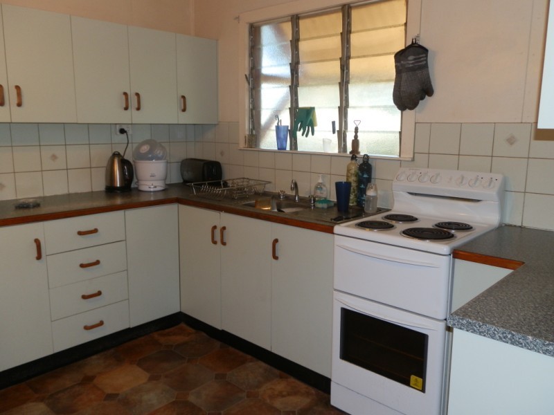 18 White Street, Emerald QLD 4720