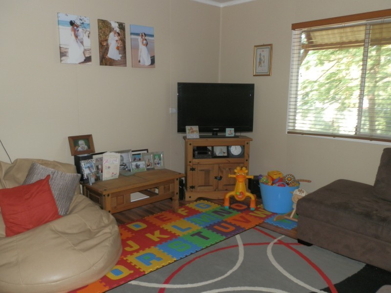 18 White Street, Emerald QLD 4720