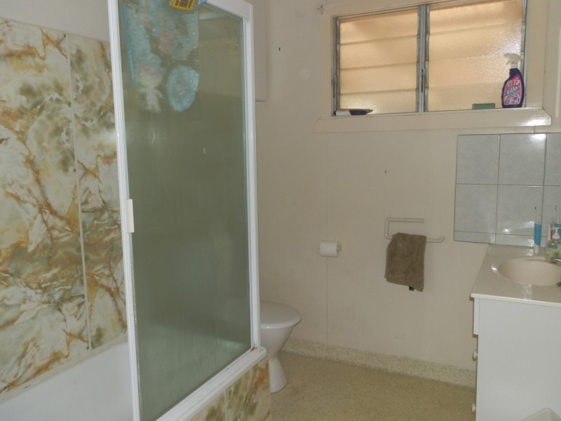 18 White Street, Emerald QLD 4720