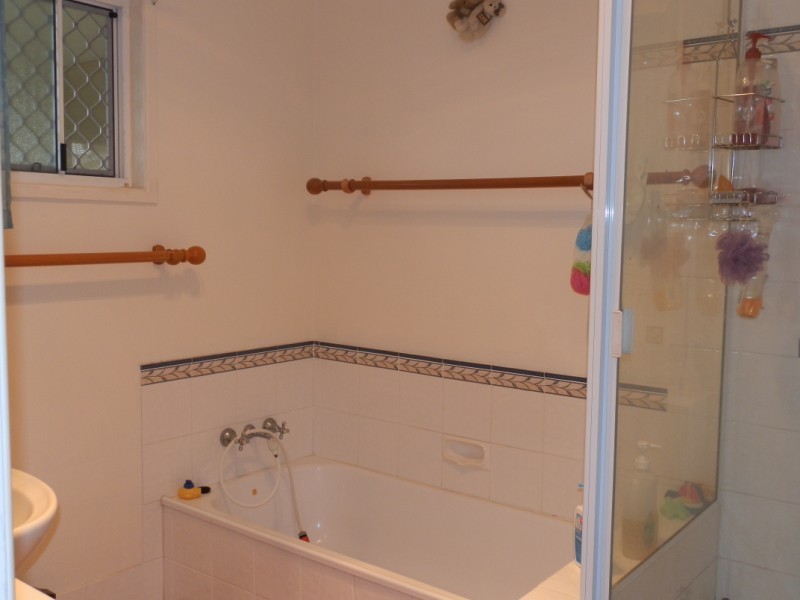 3 Eric Court, Emerald QLD 4720