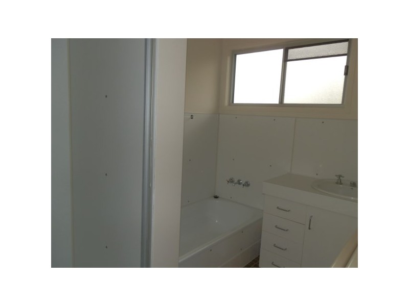 166 Borilla Street, Emerald QLD 4720