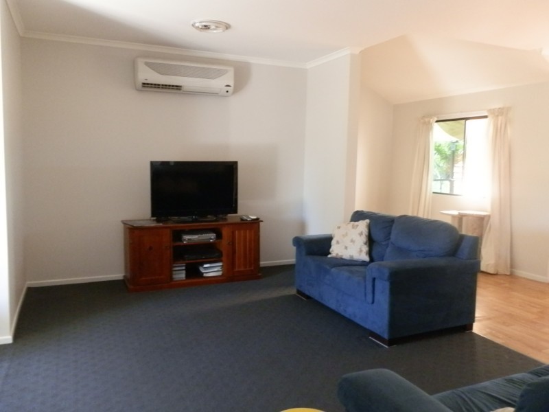 9 Little Street, Emerald QLD 4720