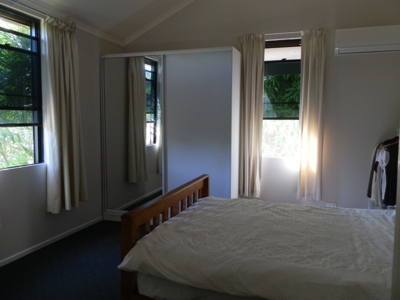 9 Little Street, Emerald QLD 4720