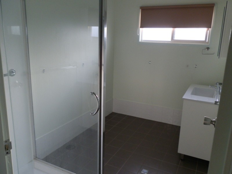 13 Robert Street, Emerald QLD 4720