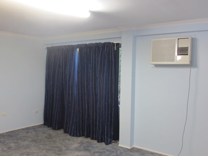 9 Leichhardt, Emerald QLD 4720