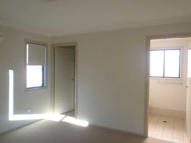 2/57 Jeppesen Drive, Emerald QLD 4720