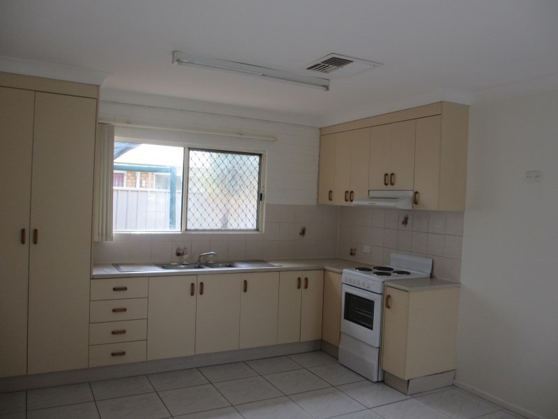 Unit 2/167 Opal Street, Emerald QLD 4720