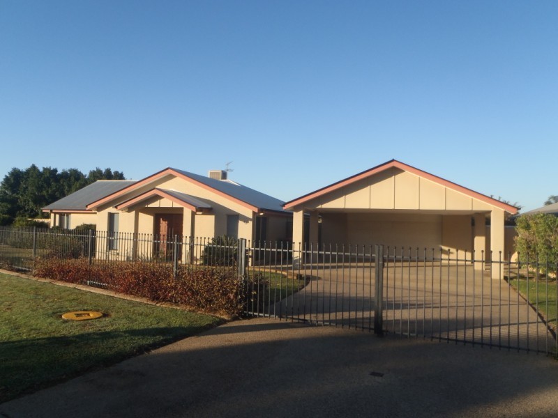 45 Crinum Crescent, Emerald QLD 4720