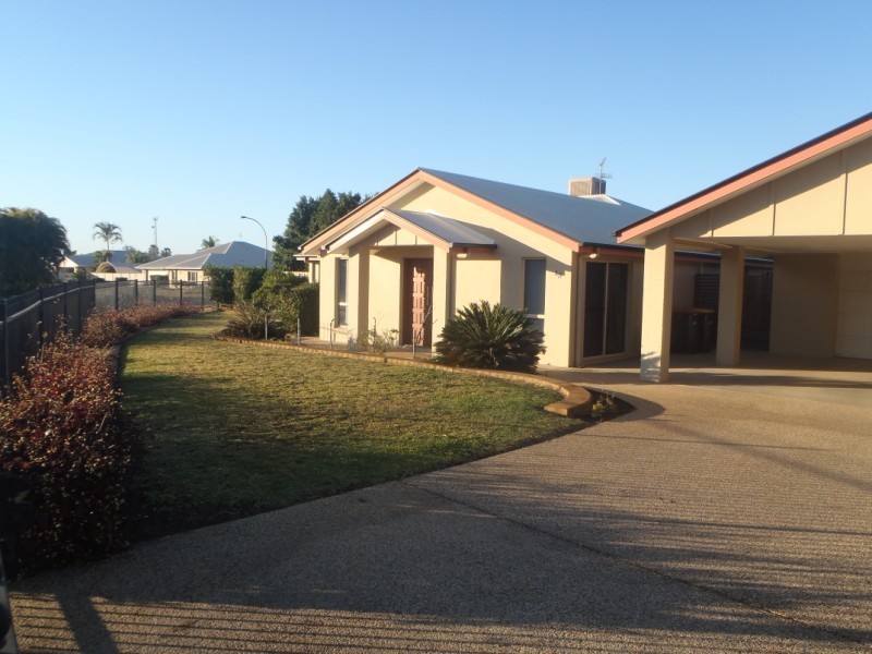 45 Crinum Crescent, Emerald QLD 4720