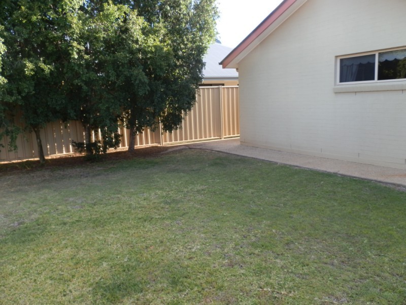 45 Crinum Crescent, Emerald QLD 4720