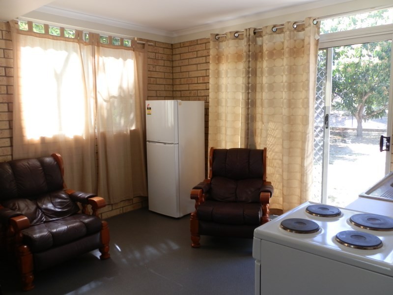 14 Barry Street, Emerald QLD 4720