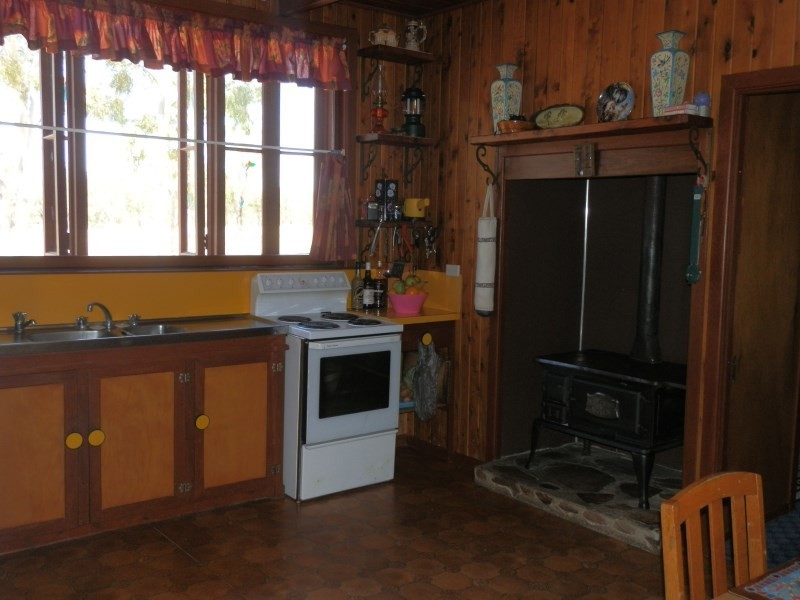 12 Old Crossing Road, Sapphire QLD 4702