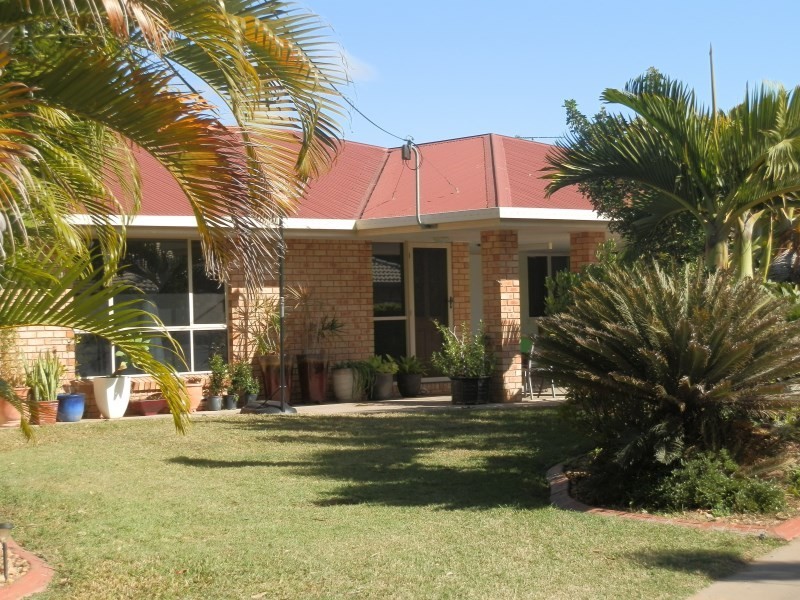 5 Shepard Grove, Emerald QLD 4720