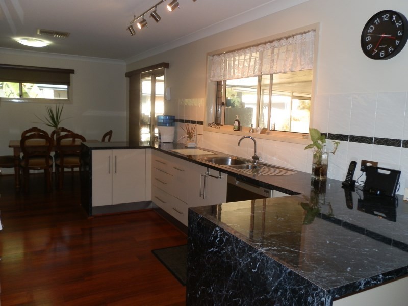 5 Shepard Grove, Emerald QLD 4720