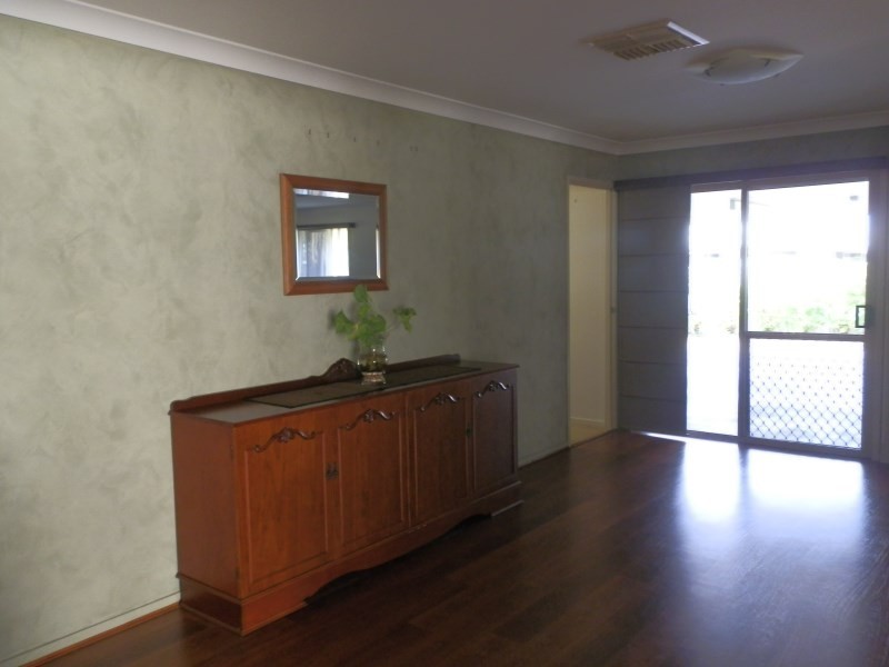 5 Shepard Grove, Emerald QLD 4720
