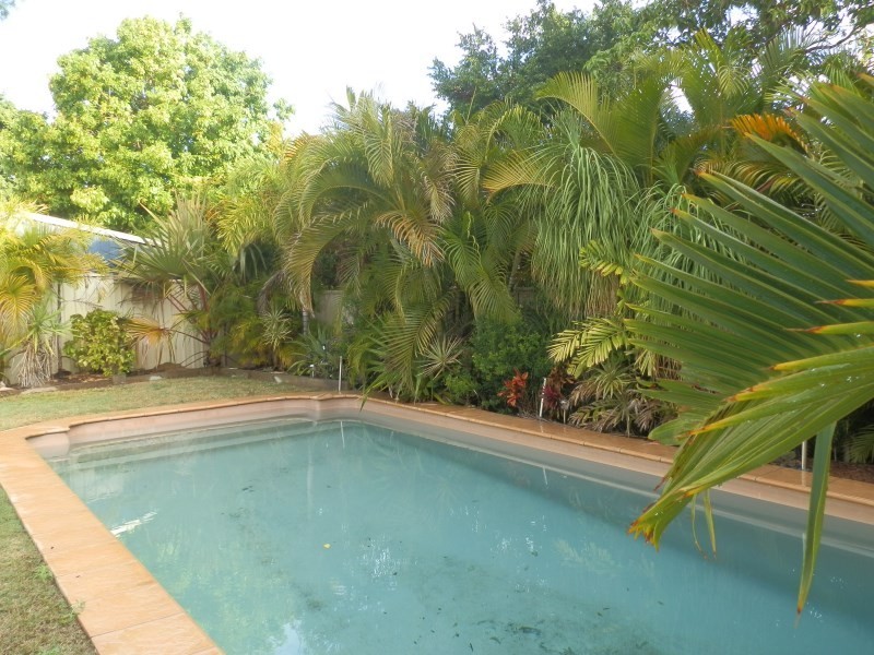 5 Shepard Grove, Emerald QLD 4720
