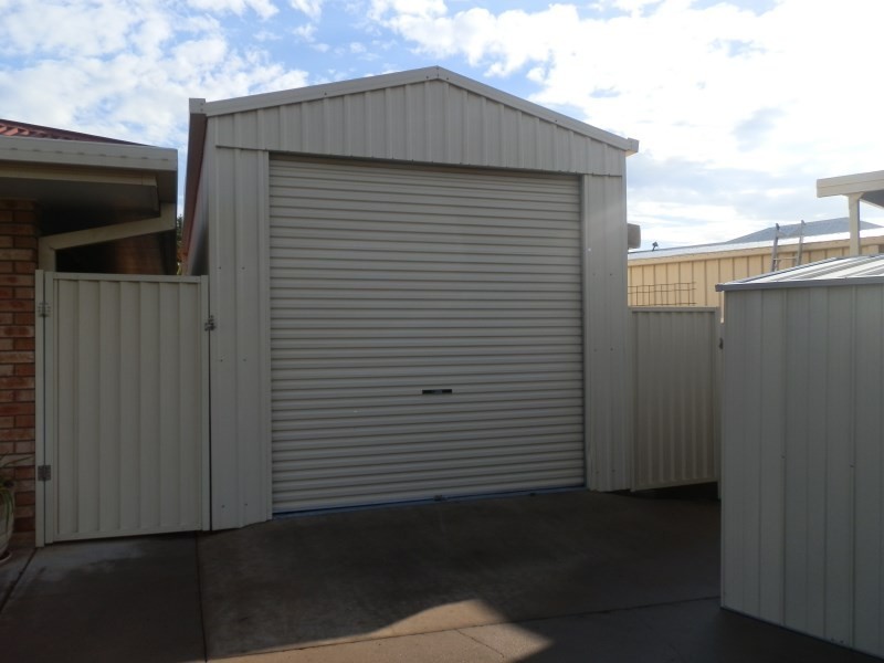 5 Shepard Grove, Emerald QLD 4720