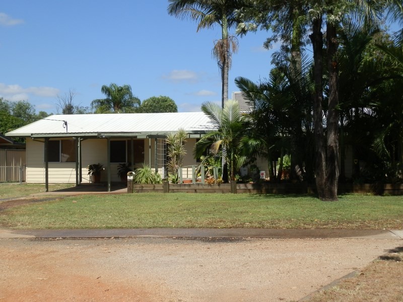 135 Opal Street, Emerald QLD 4720