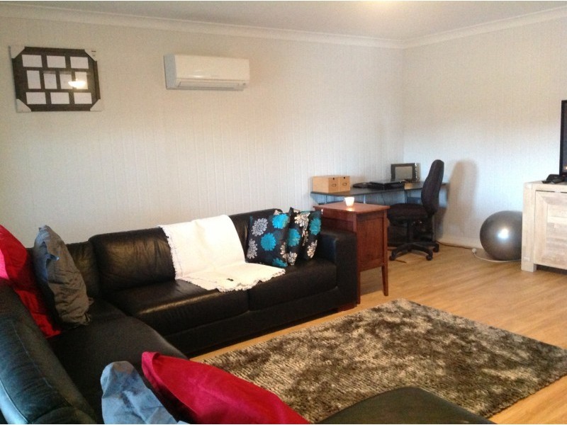 17 Mitchell Street, Emerald QLD 4720