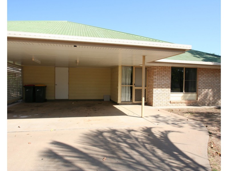 2 Chalmers Crescent, Emerald QLD 4720