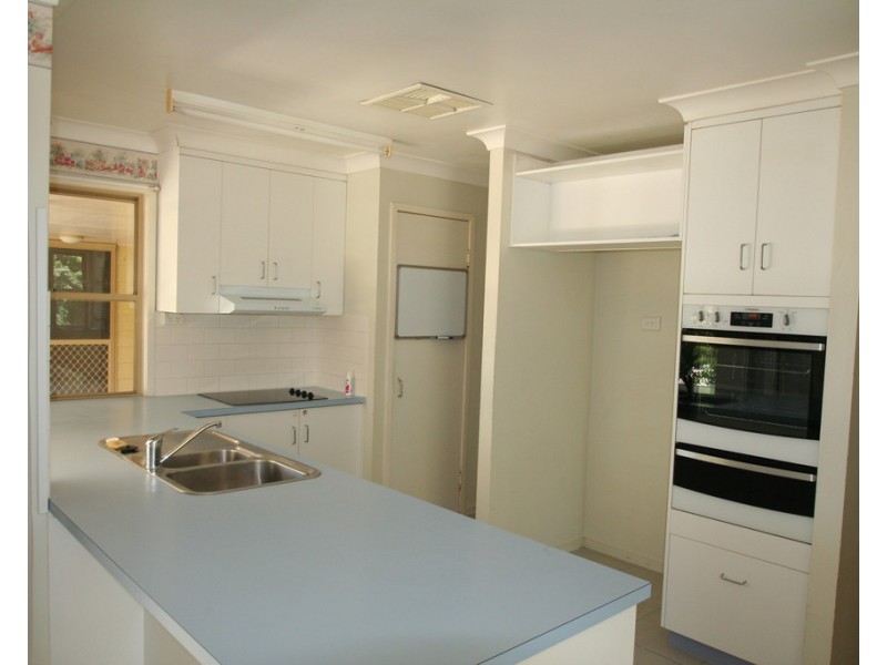 2 Chalmers Crescent, Emerald QLD 4720