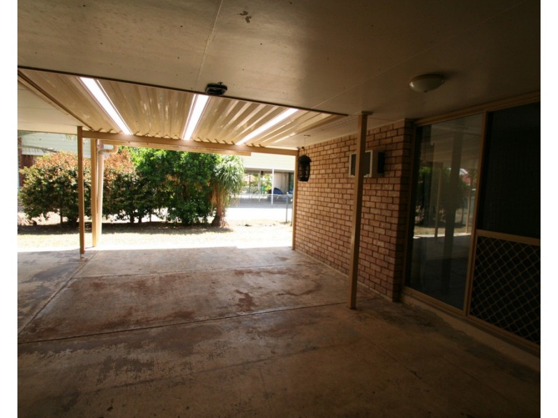 2 Chalmers Crescent, Emerald QLD 4720