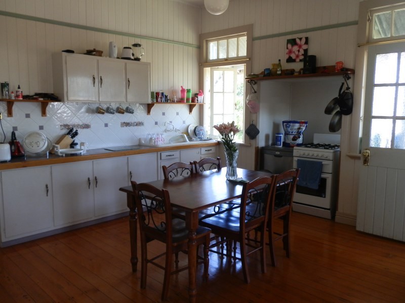 24 Andrews Road, Emerald QLD 4720