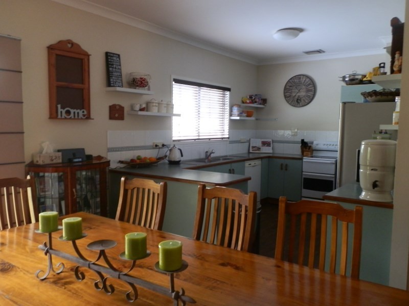 11 Bridgeman Street, Emerald QLD 4720