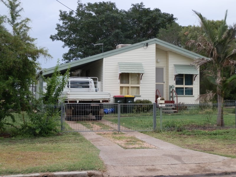 4 Fysh Street, Emerald QLD 4720