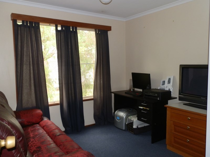 4 Fysh Street, Emerald QLD 4720